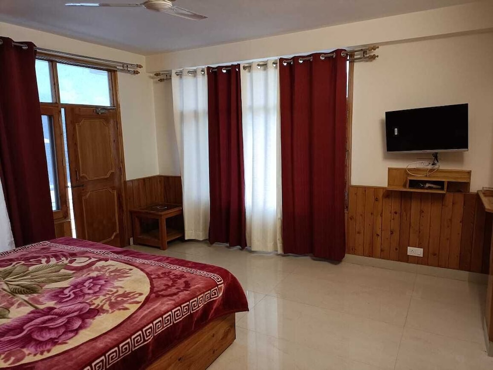 Deluxe Room, Balcony, Mountain View