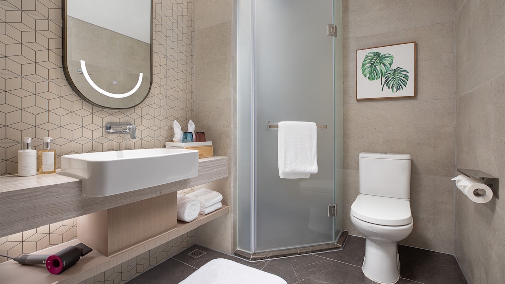 Suite, 1 Bedroom - Photo 4