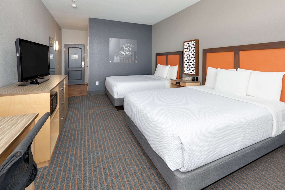 Room, 2 Queen Beds, Non Smoking - Photo 3
