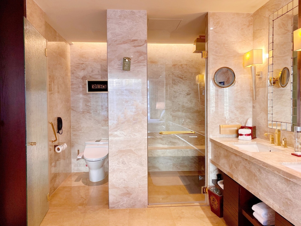 Fairmont Gold, Studio King Room - Photo 4