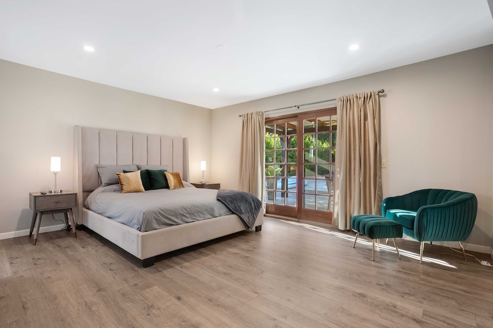 House (4 Bedrooms) photo 1
