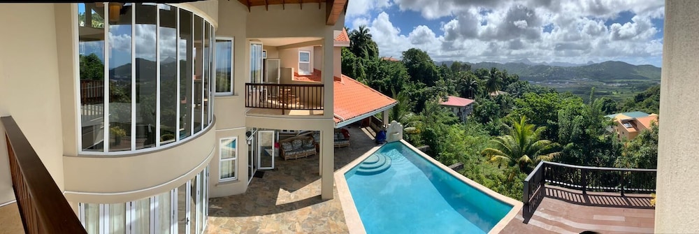 Luxury Villa photo 2
