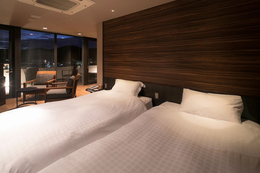 Harbor Twin Room with Private Hot Spring, Smoking photo 3