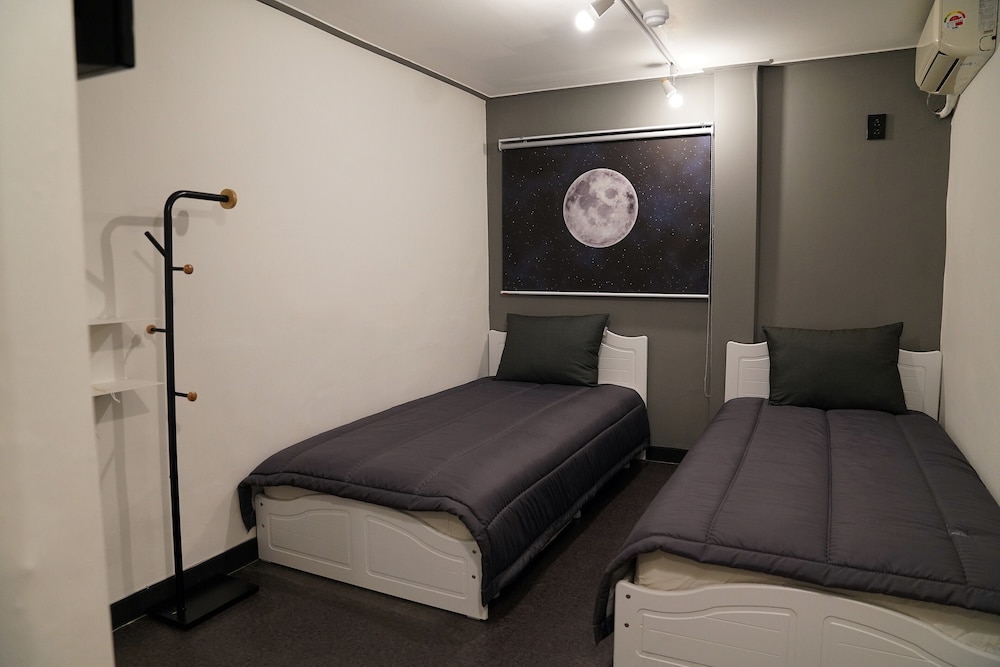 Deluxe Twin Room - Photo 1