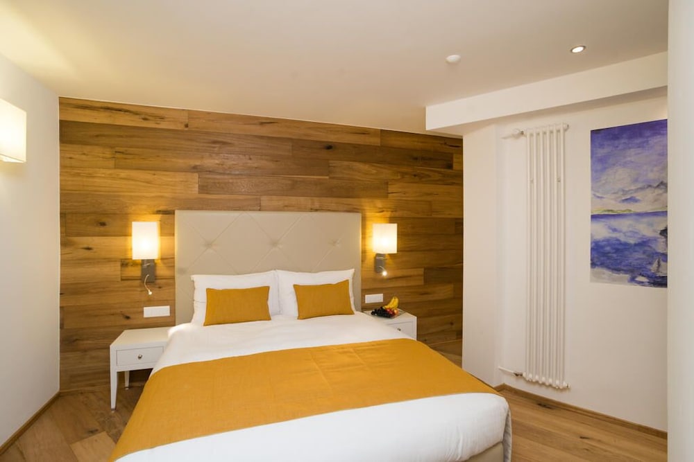 Luxury Double Room (Queen) - Photo 2