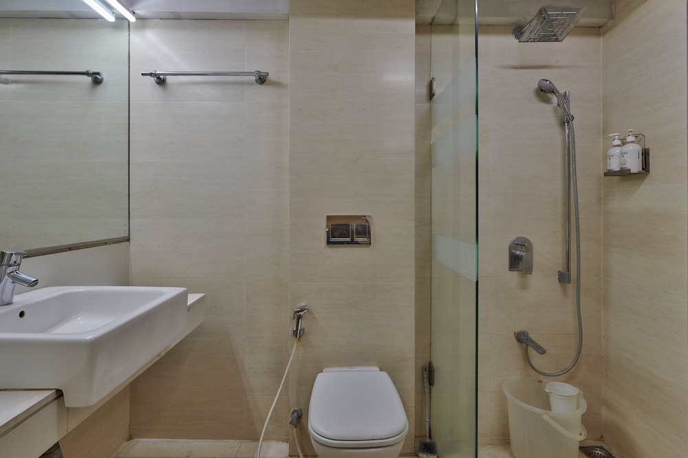Deluxe Room - Photo 7