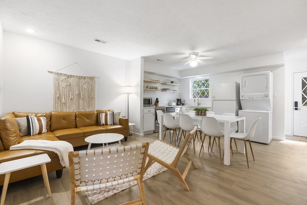 House, Multiple Beds, Patio, Garden View (Whispering Woods Retreat)