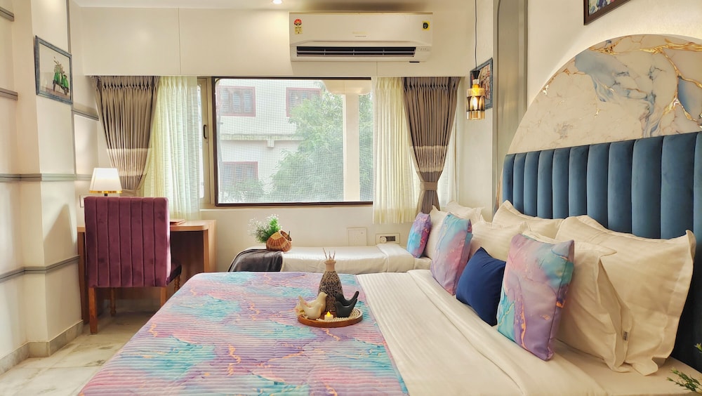 Premier Triple Room with Daybed photo 3