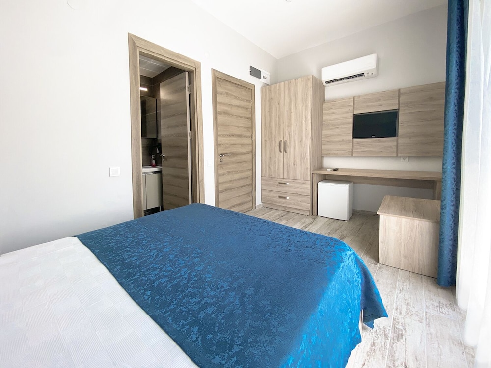 Standard Room, Balcony, Sea View photo 3