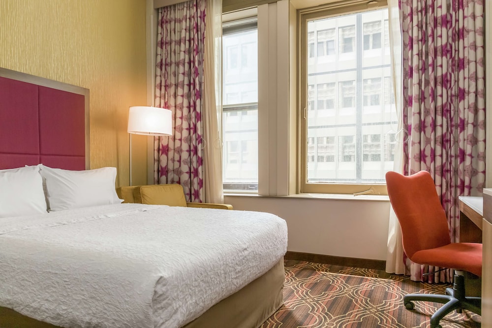 Room, 1 King Bed, Non Smoking - Photo 4