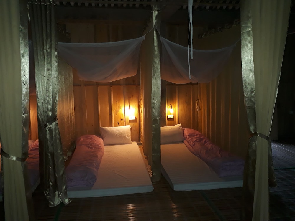 Bed in 16-Bed Mixed Dormitory (Mattresses Only) photo 3