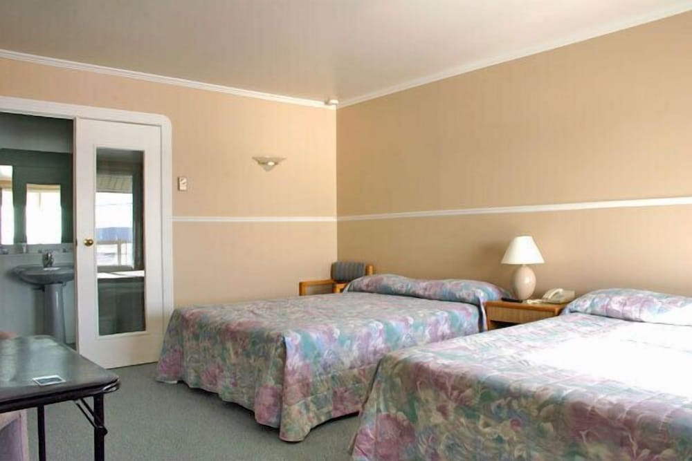 Room, 2 Double Beds photo 1