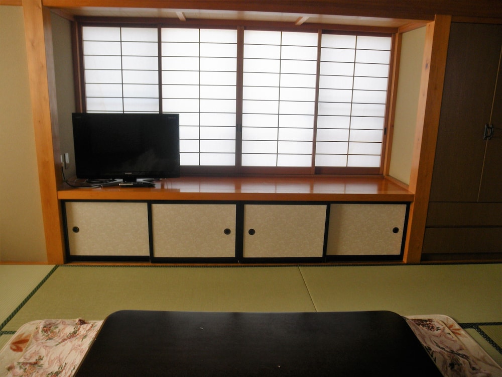 Economy Quadruple Room photo 2