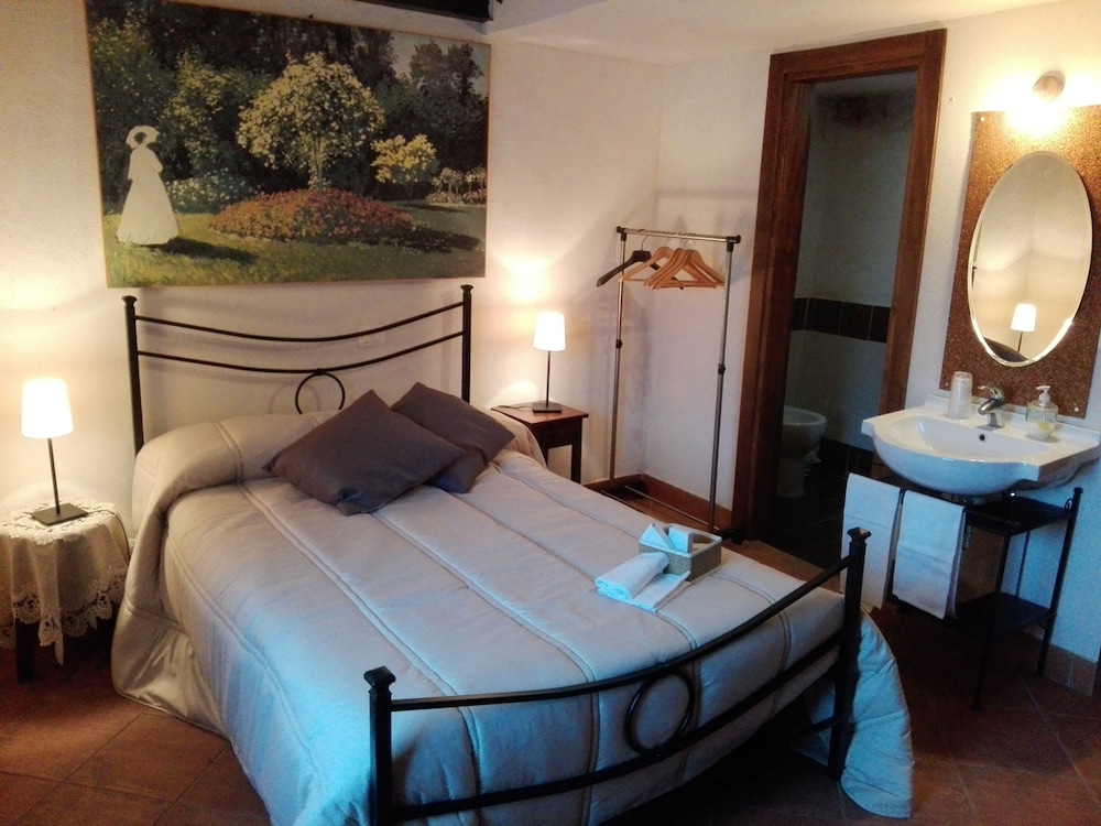 Classic Quadruple Room photo 3
