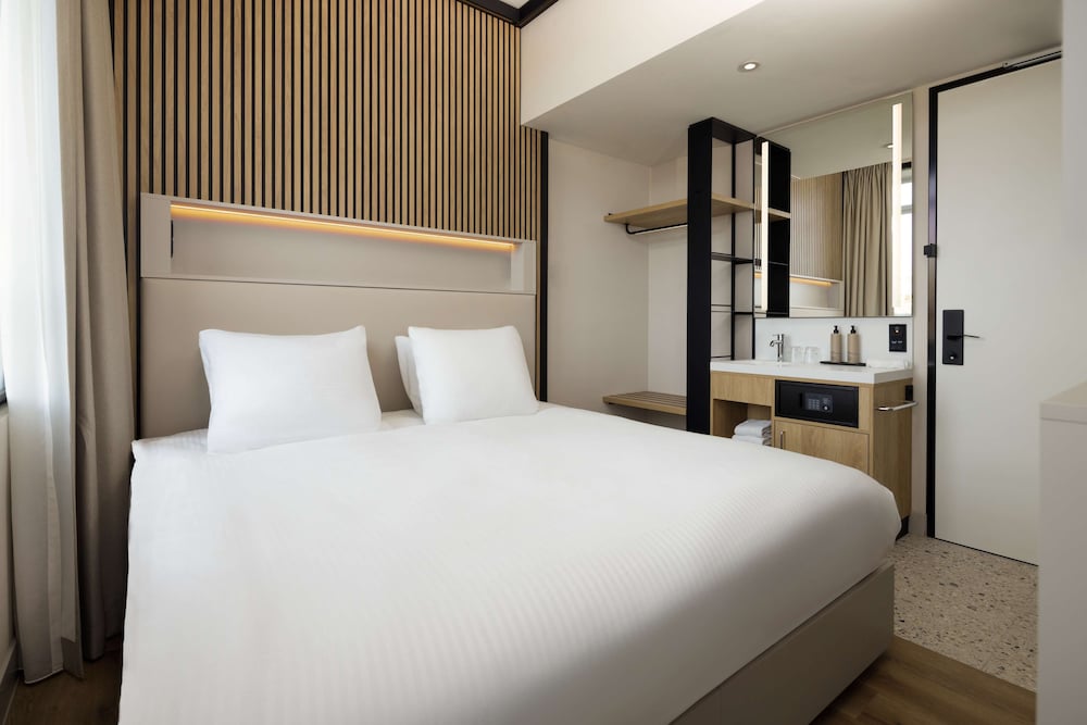 Room, 1 King Bed, Accessible