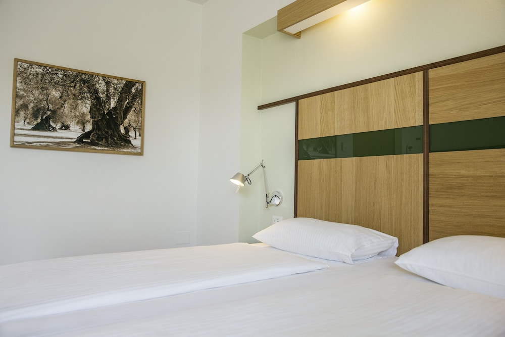 Economy Double Room Single Use (Dze1) photo 1