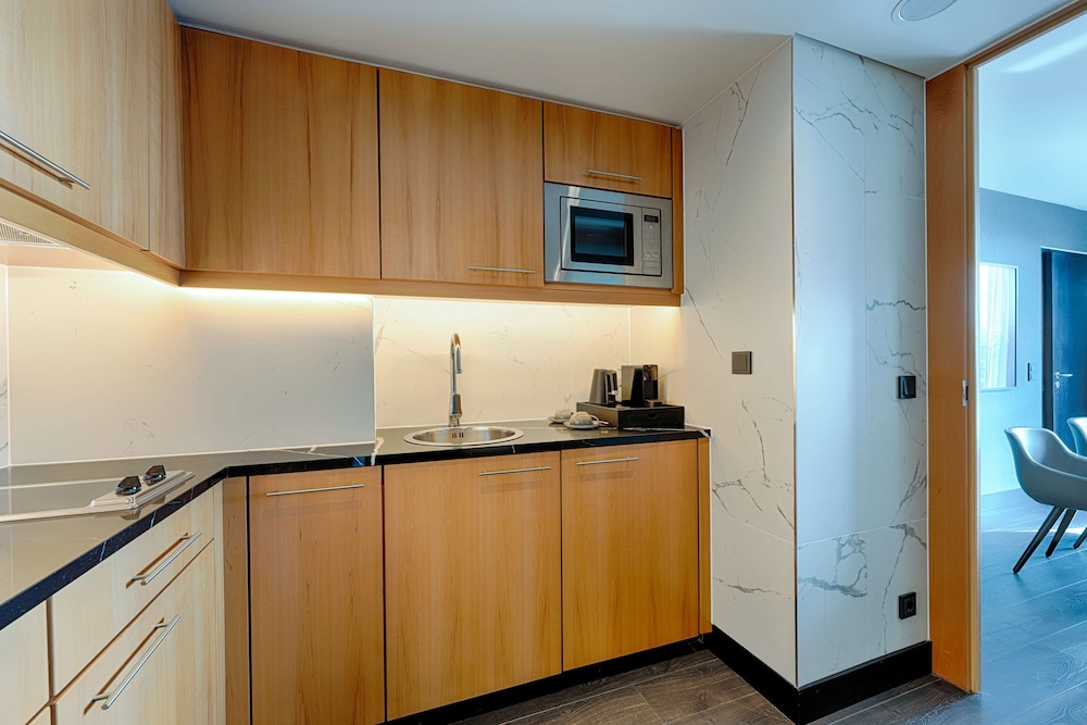 Suite (Nikolai)