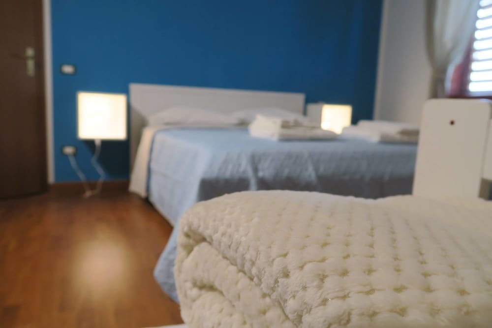 Double Room - Photo 2