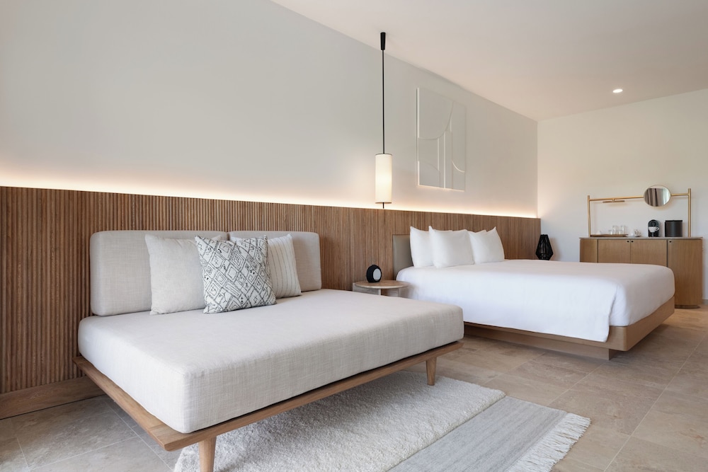 Suite, 1 Bedroom (Top Floor | Mangrove View)