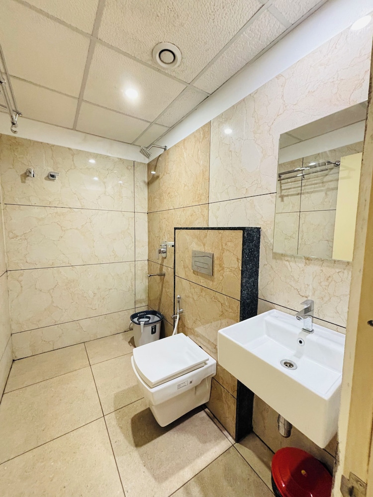 Executive Quadruple Room photo 2