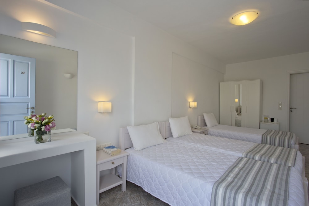 Standard Triple Room - Photo 1