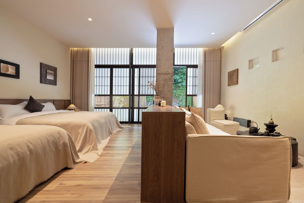 Deluxe Twin Room, Balcony, Courtyard View