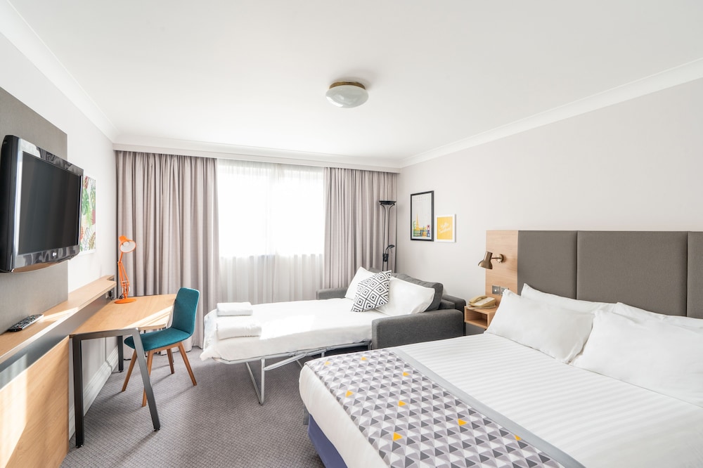 Premium Room, 1 King Bed (Minibar) - Photo 3