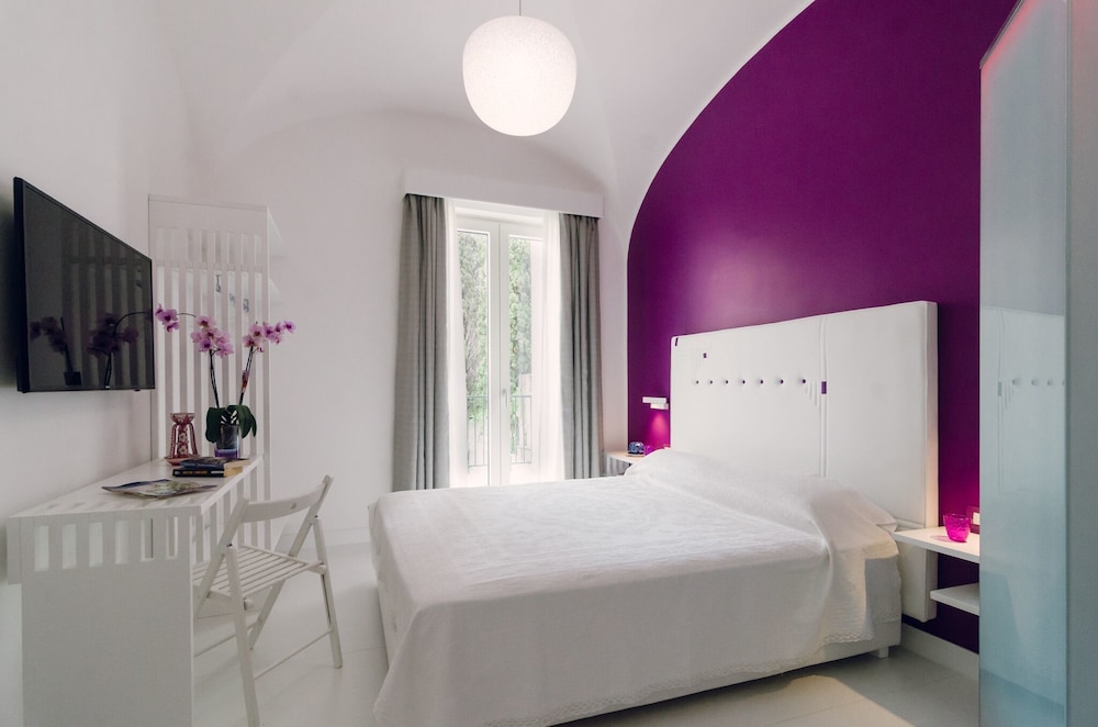Double Room, 1 Queen Bed photo 2