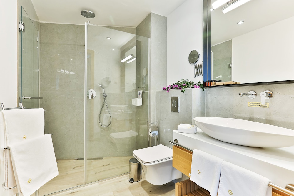Superior Double Room, City View photo 3