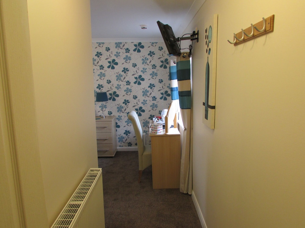 Twin Room, Ensuite photo 2