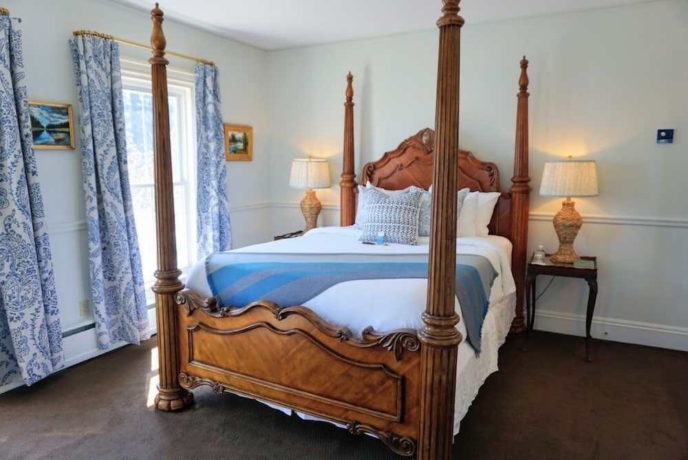 Superior Bedroom photo 3