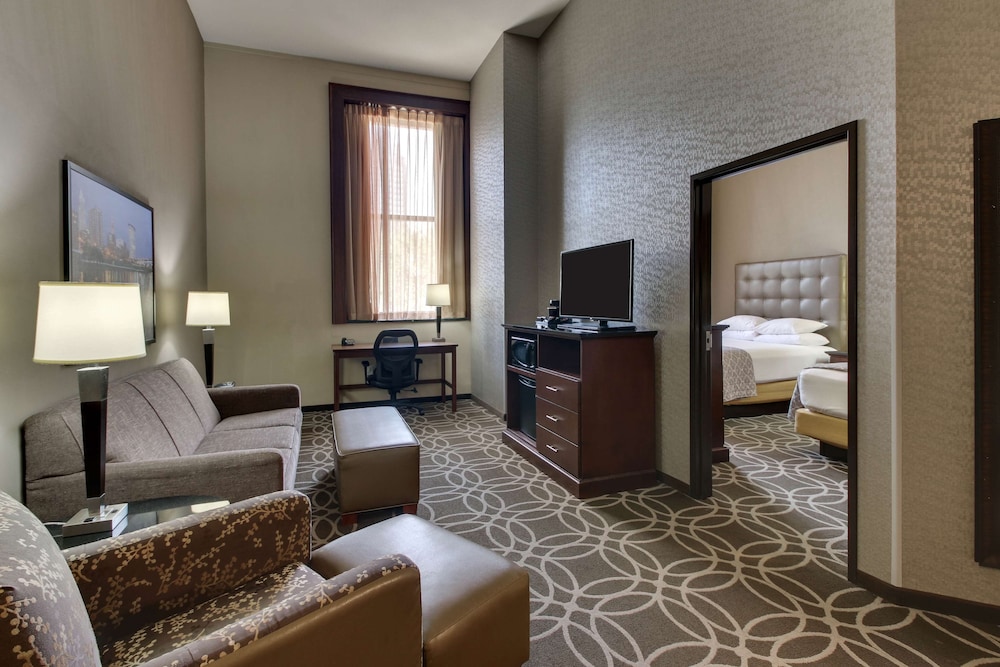 Suite, Multiple Beds, Refrigerator & Microwave (2 Rooms, Upper Floor) photo 3