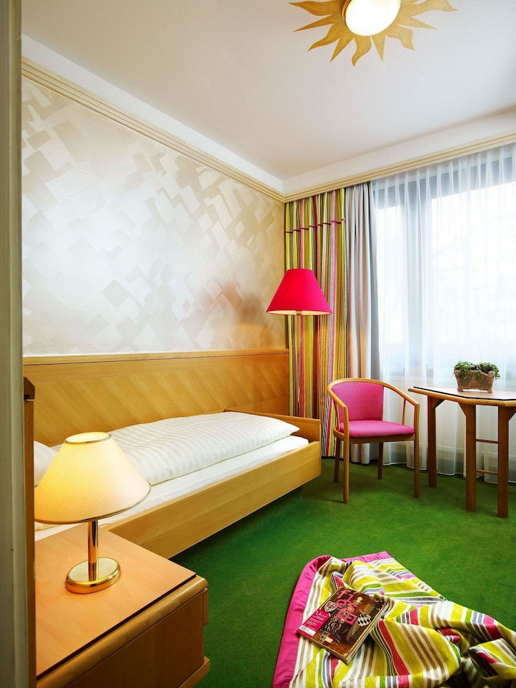 Economy Double or Twin Room photo 3