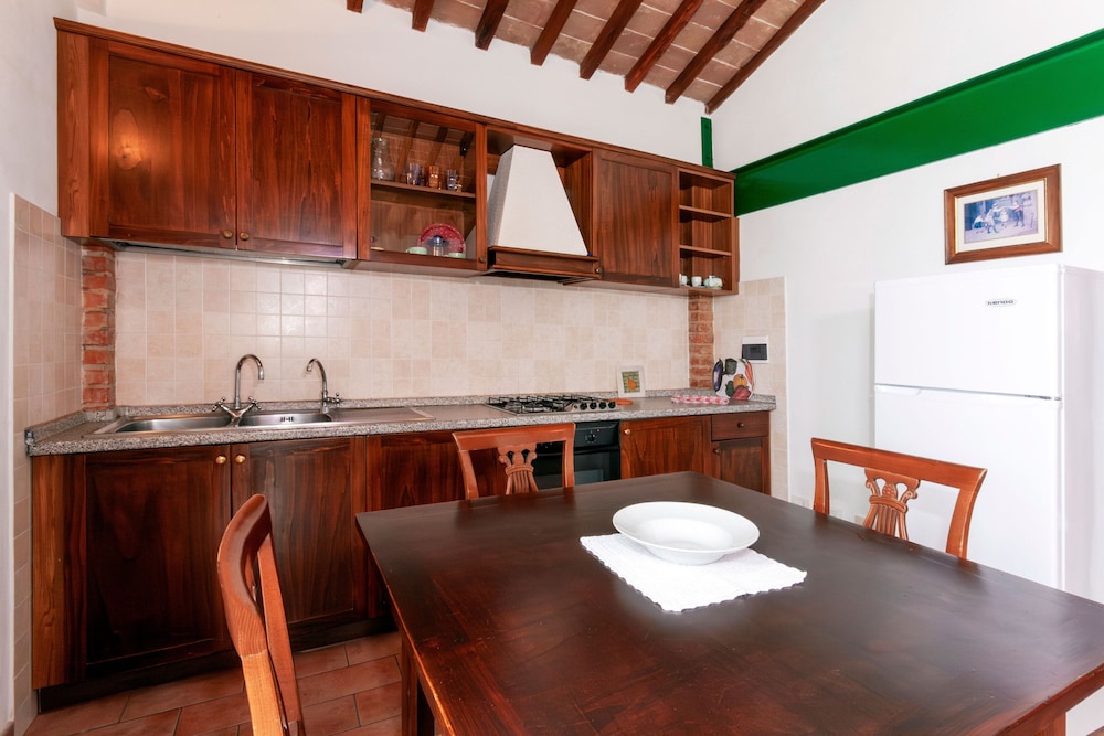 Classic Apartment, 1 Bedroom, Kitchen, Garden View photo 2