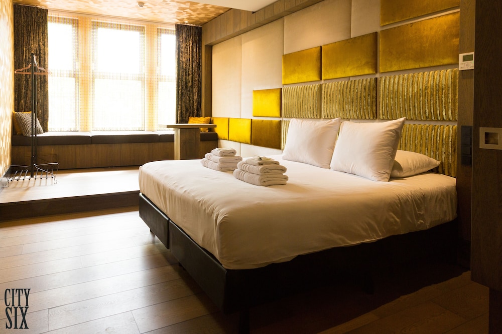 City Suite, City View