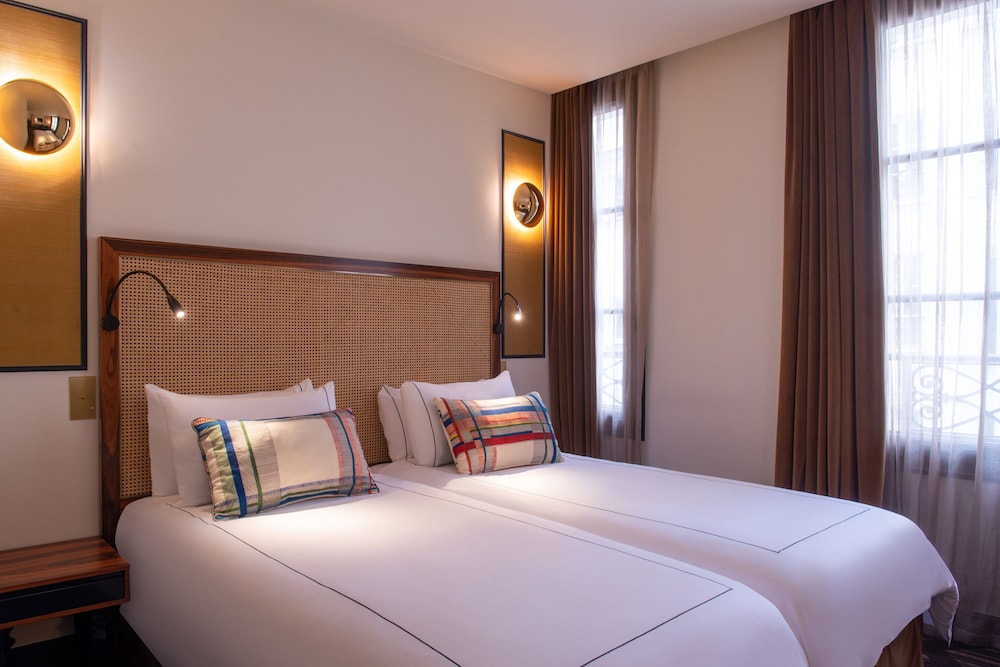 Twin Room (La Môme Twin)
