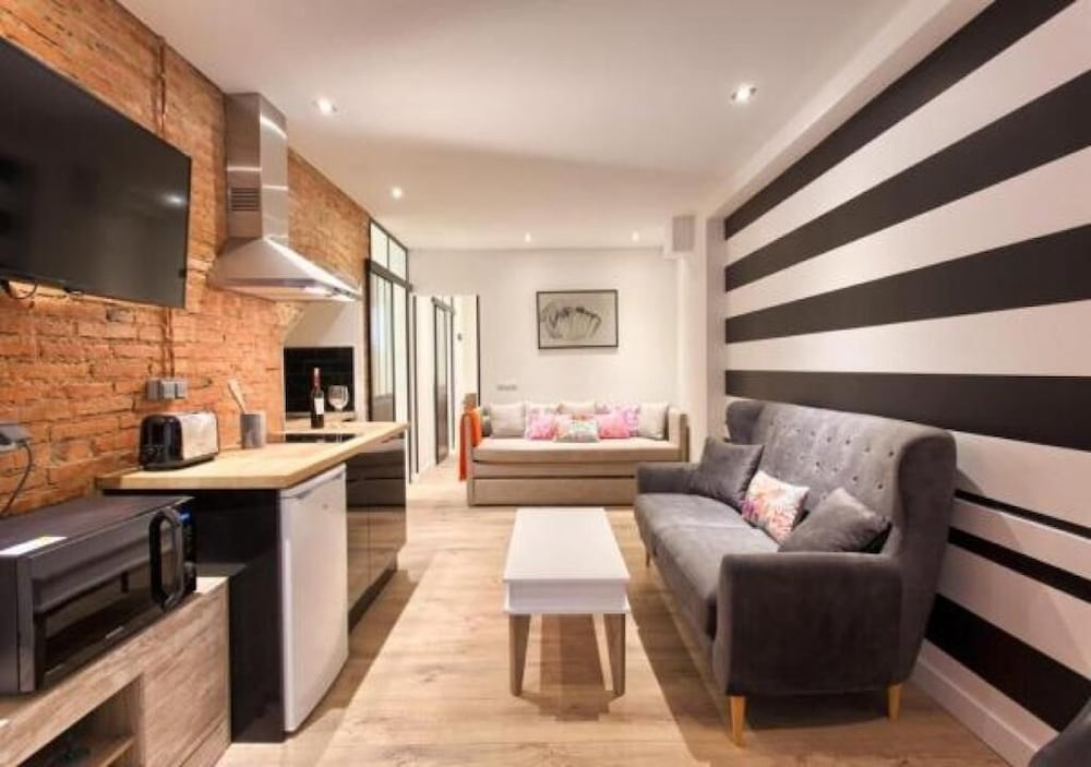 Deluxe Apartment