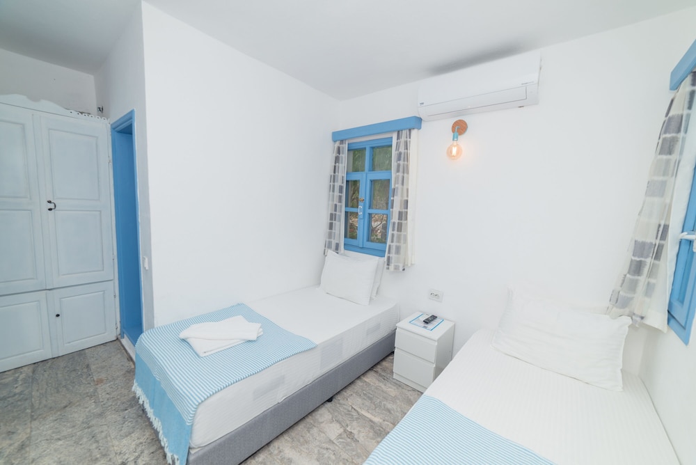 Standard Twin Room, 2 Twin Beds - Photo 6