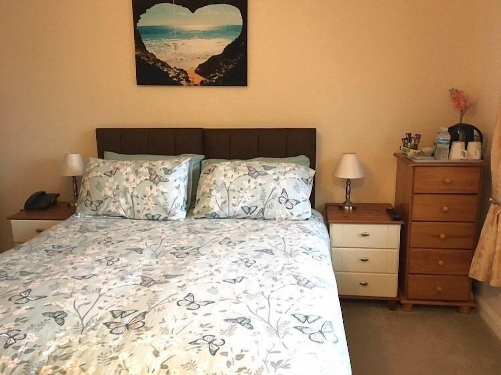 Standard Suite, Ensuite photo 1