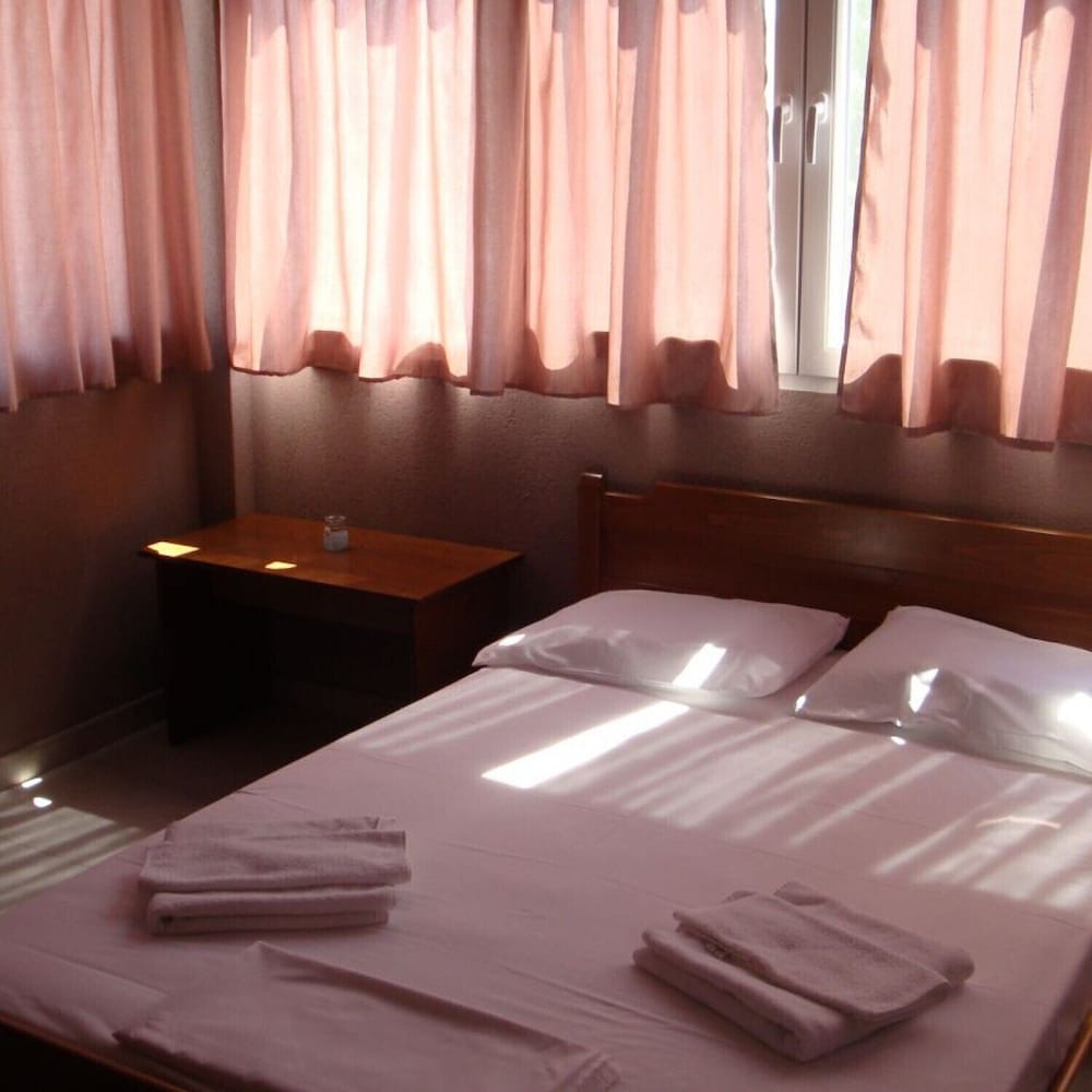 Deluxe Apartment (201)