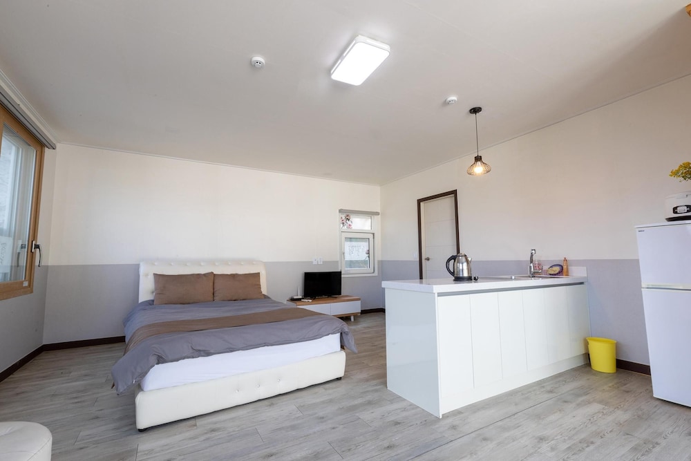 Basic Room, 1 Bedroom (gureum) photo 2