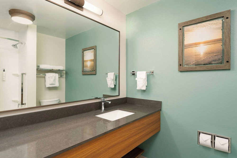 Suite, Multiple Beds - Photo 6