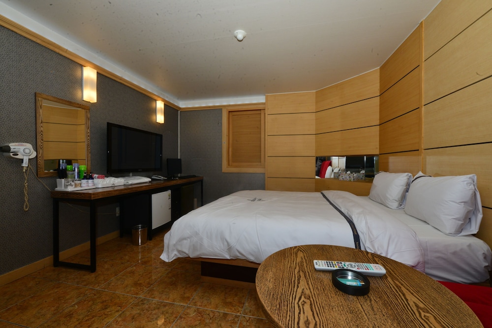 Standard Room photo 2