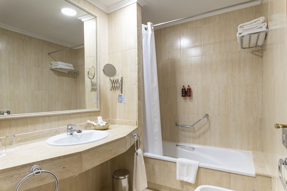 Platinum | Solo Adultos +16