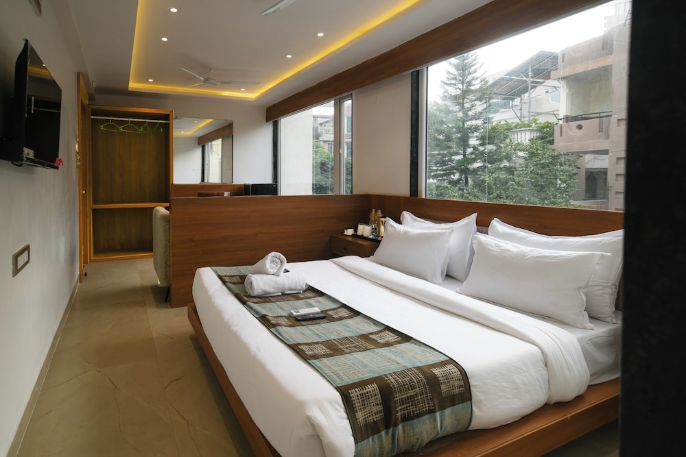 Executive Double or Twin Room, City View