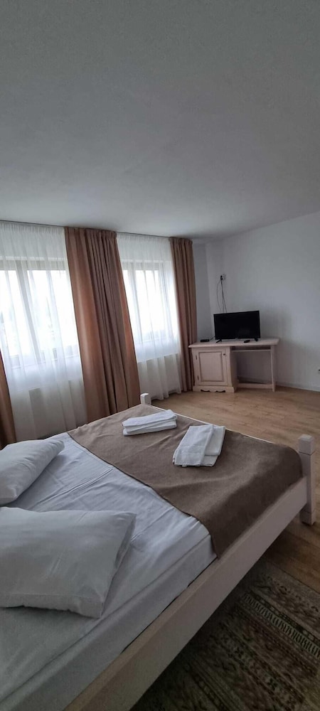 Standard Double Room - Photo 2