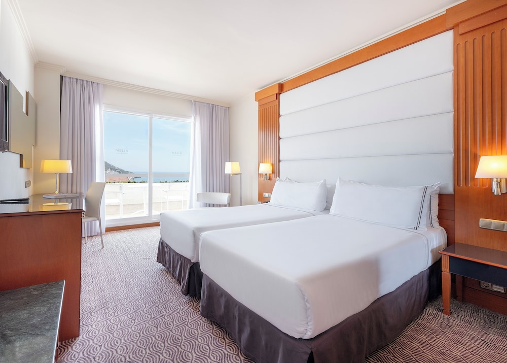 Melia Room (2 Adults + 1 Child) - Photo 1