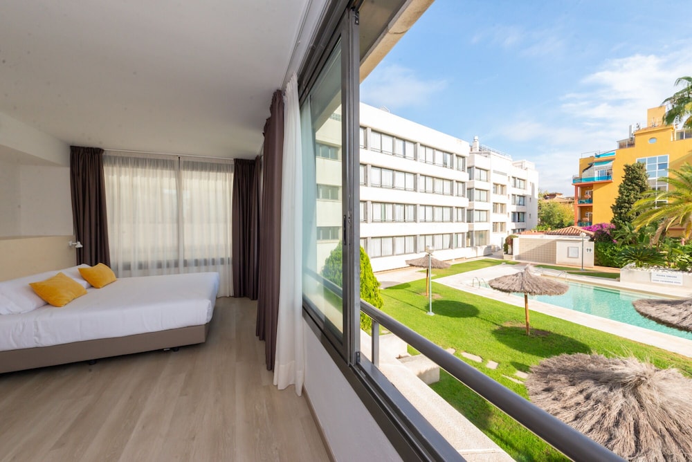 Superior Apartment, Pool View (1 - 2 pax) - Photo 3