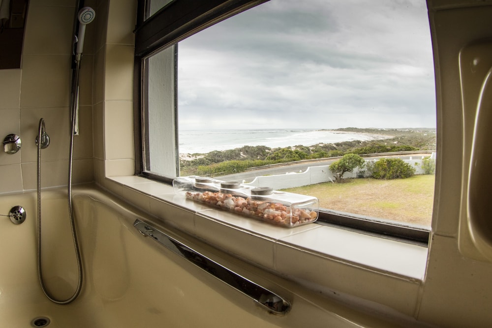 Panoramic House, 5 Bedrooms, Non Smoking, Beach View photo 3