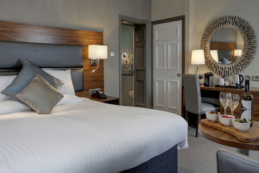 Suite, 1 King Bed, Non Smoking - Photo 3